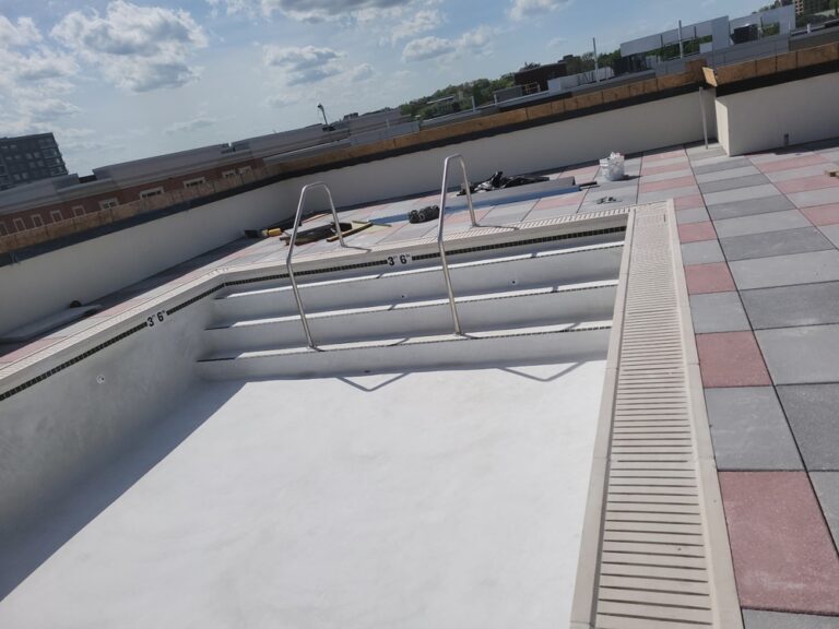 Commercial Pool Builders