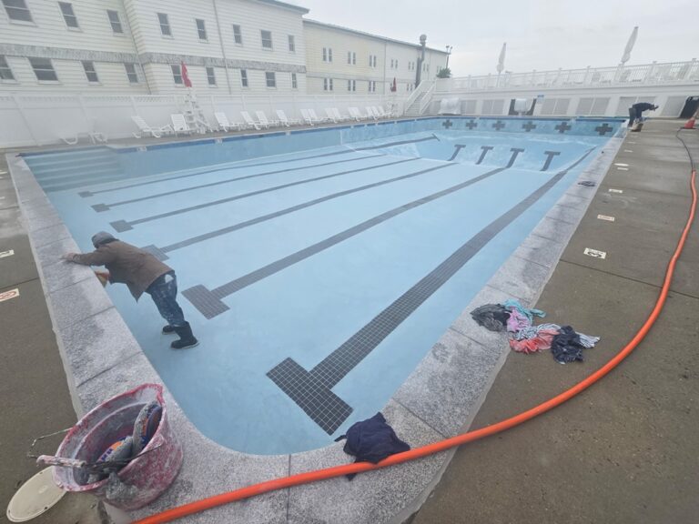 Commercial Pool Builders