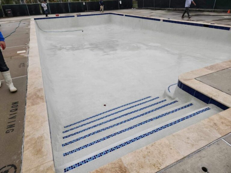 Commercial Pool Builders